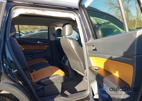 2018 Volkswagen Atlas 3.6L V6 Sel Premium z USA, uszkodzony, nr VIN 1V2NR2CA8JC570340